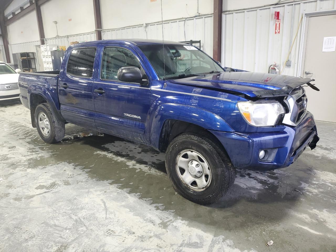 2015 Toyota Tacoma Double Cab - Image 4