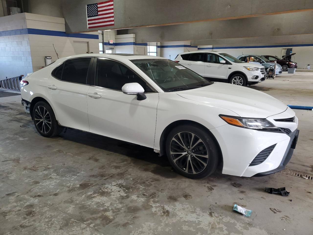 2019 Toyota Camry L - Фото 4