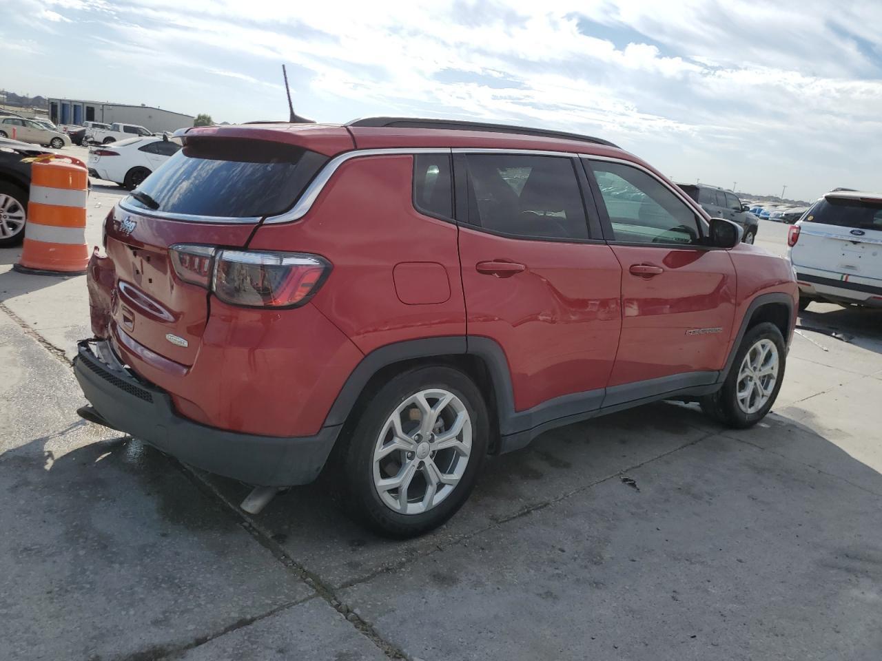 2024 Jeep Compass Latitude - Фото 3