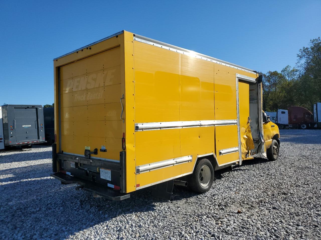 2023 Ford Econoline E350 Super Duty Cutaway Van - Фото 3