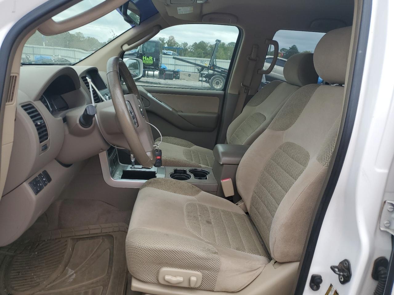 2008 Nissan Pathfinder S - Image 7