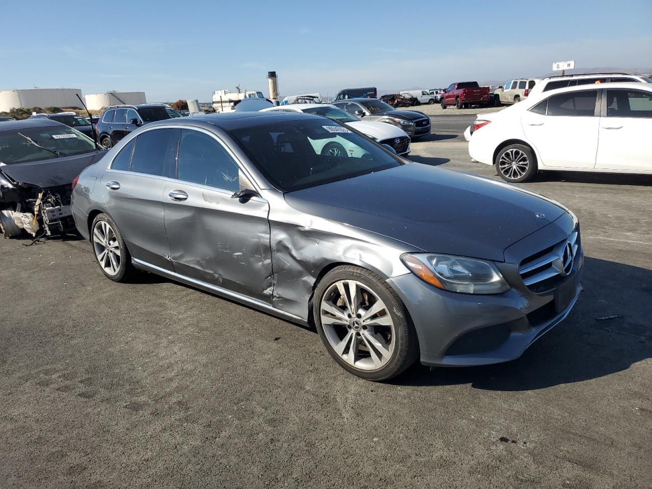 2018 Mercedes-Benz C 300 - Image 4
