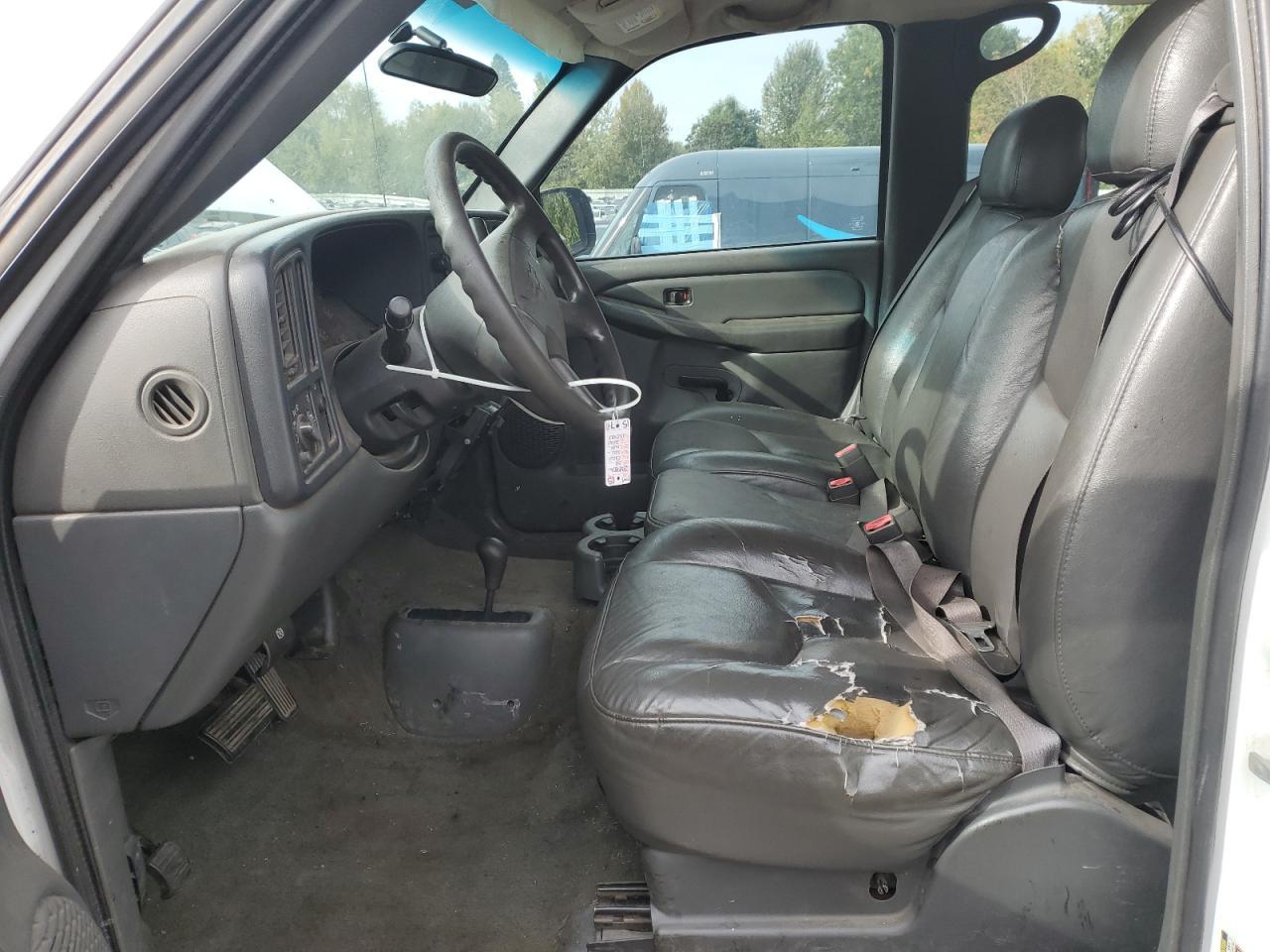 2004 Chevrolet Silverado K2500 Heavy Duty - Image 7