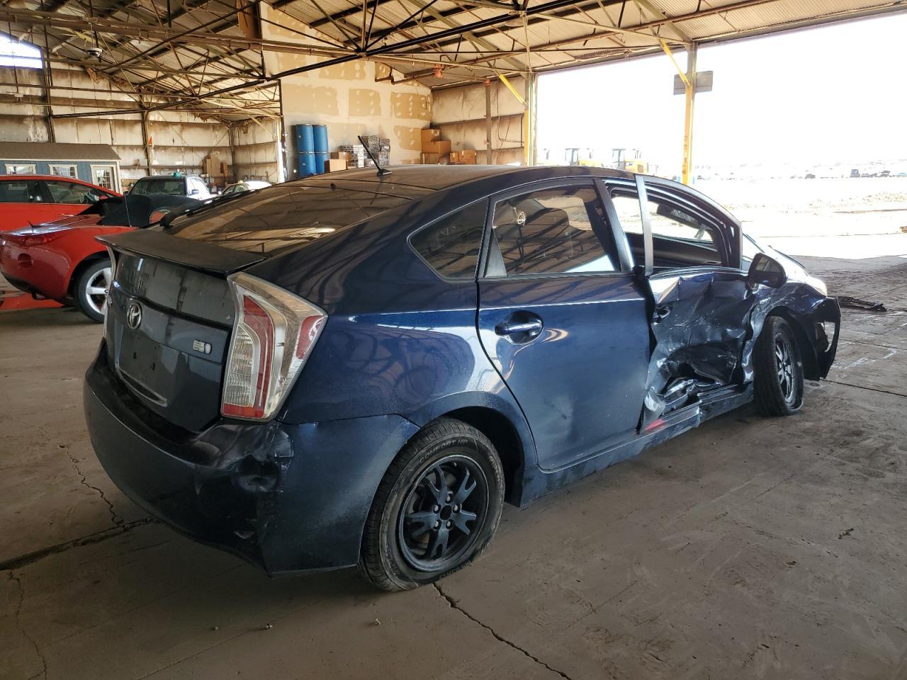 2013 Toyota Prius - Фото 3