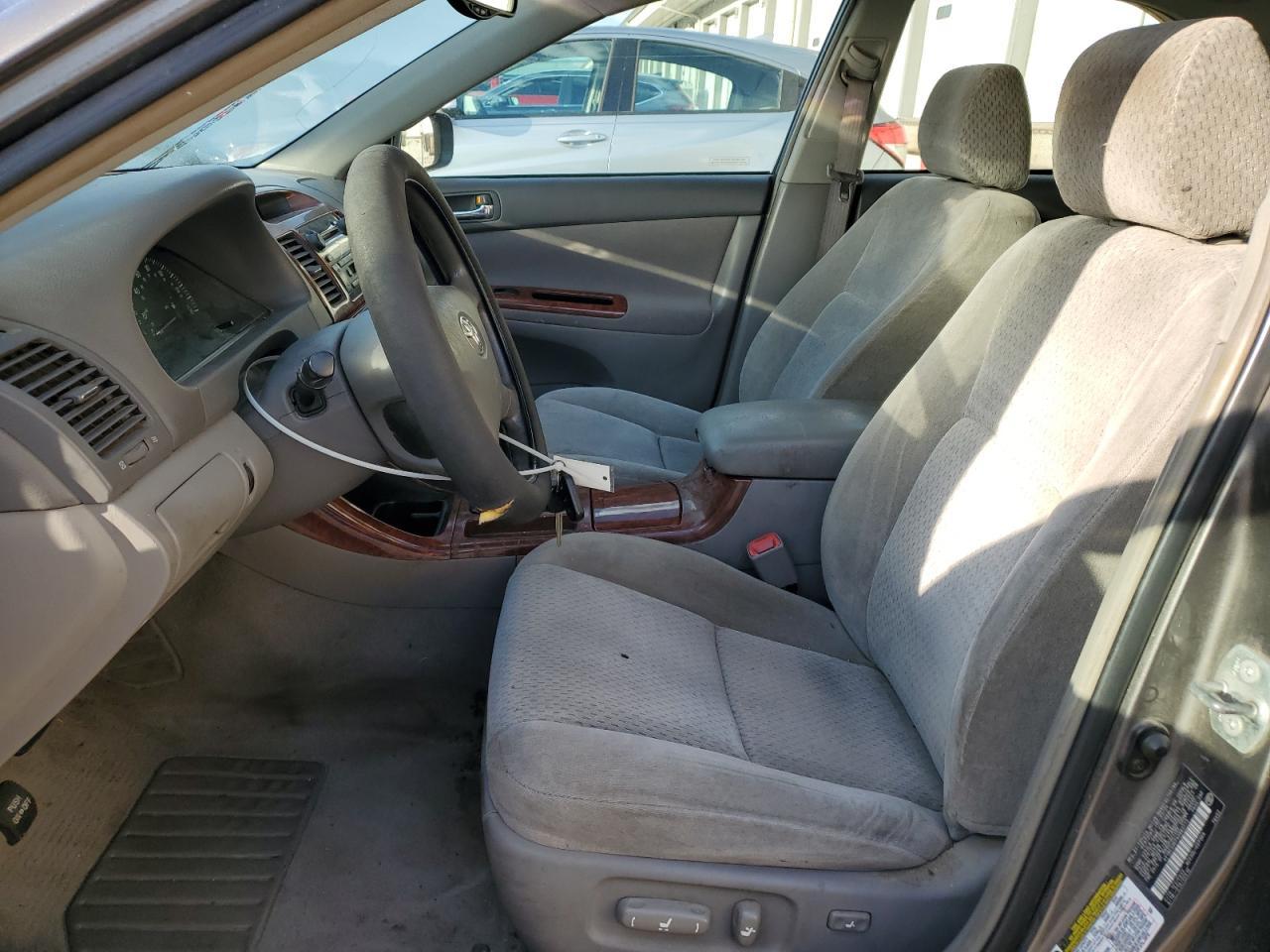 2004 Toyota Camry Le - Image 7