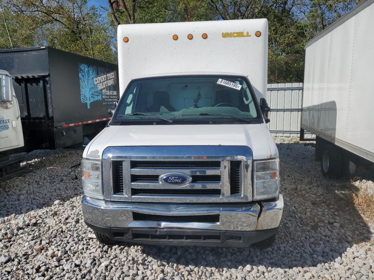 2016 Ford Econoline E350 Super Duty Cutaway Van - Image 5