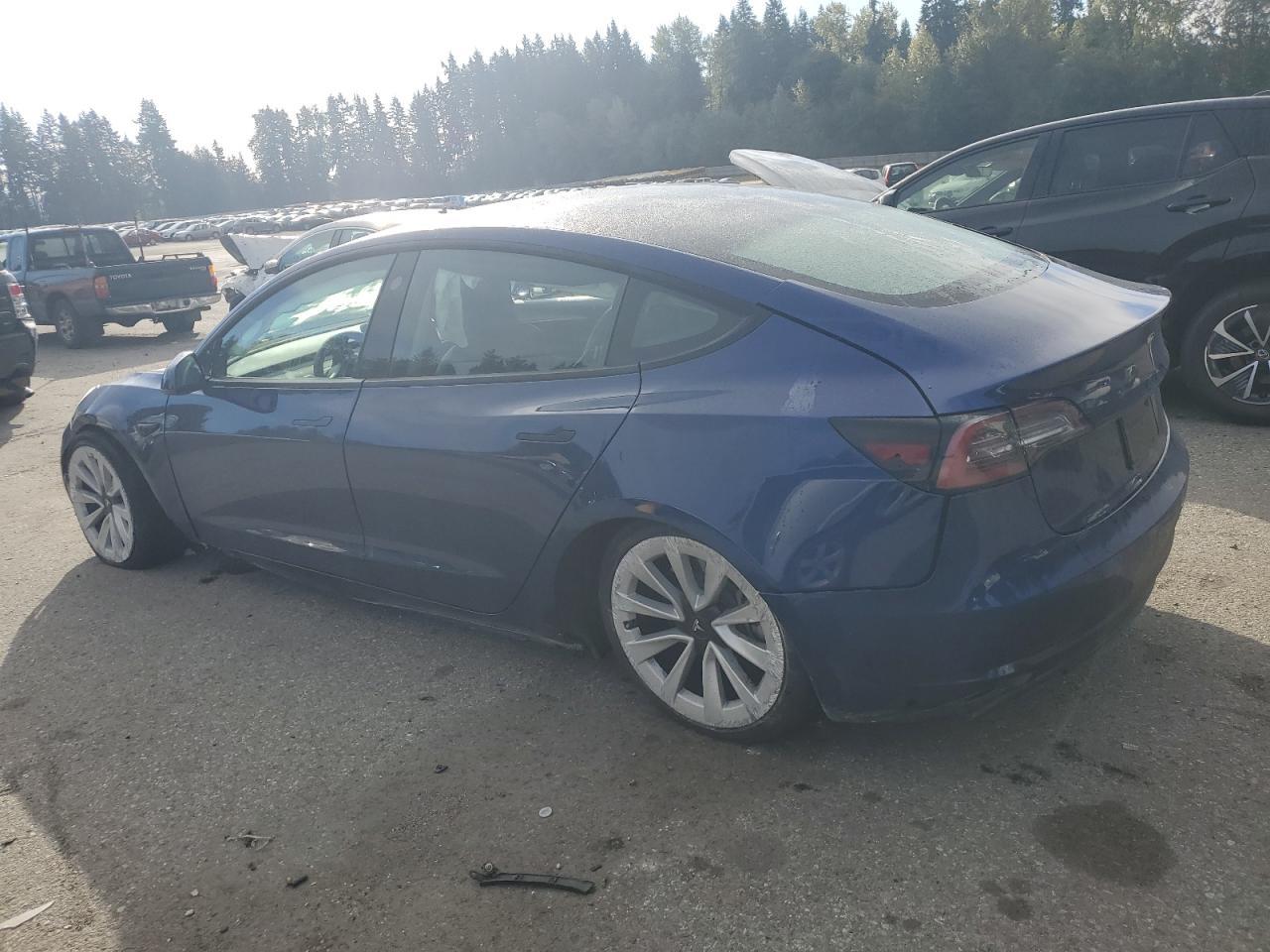 2022 Tesla Model 3 - Фото 2