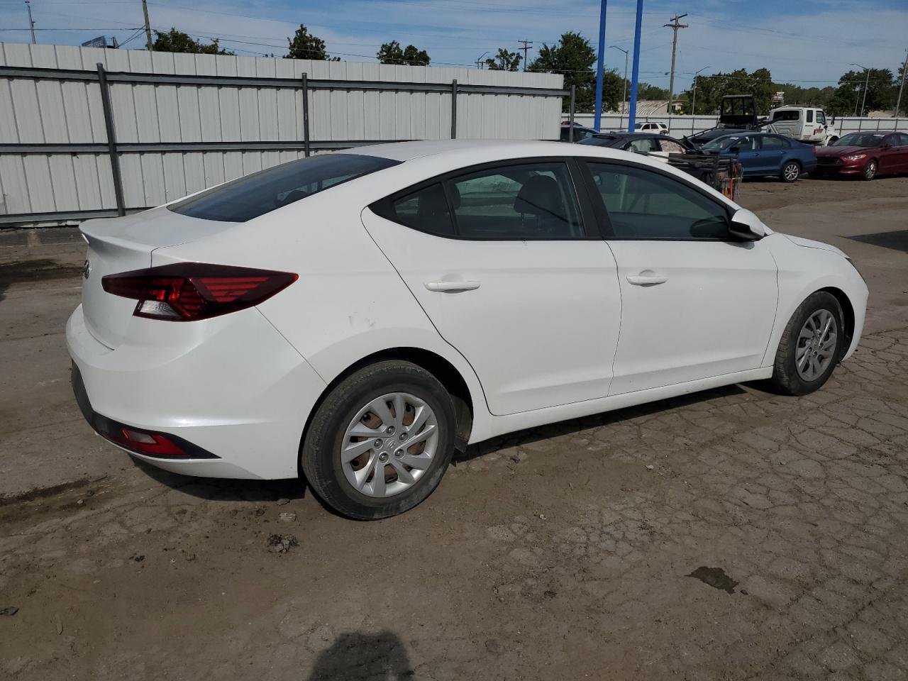 2019 Hyundai Elantra Se - Фото 3