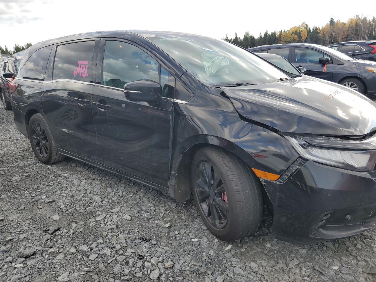 2023 Honda Odyssey Black Edition - Image 4