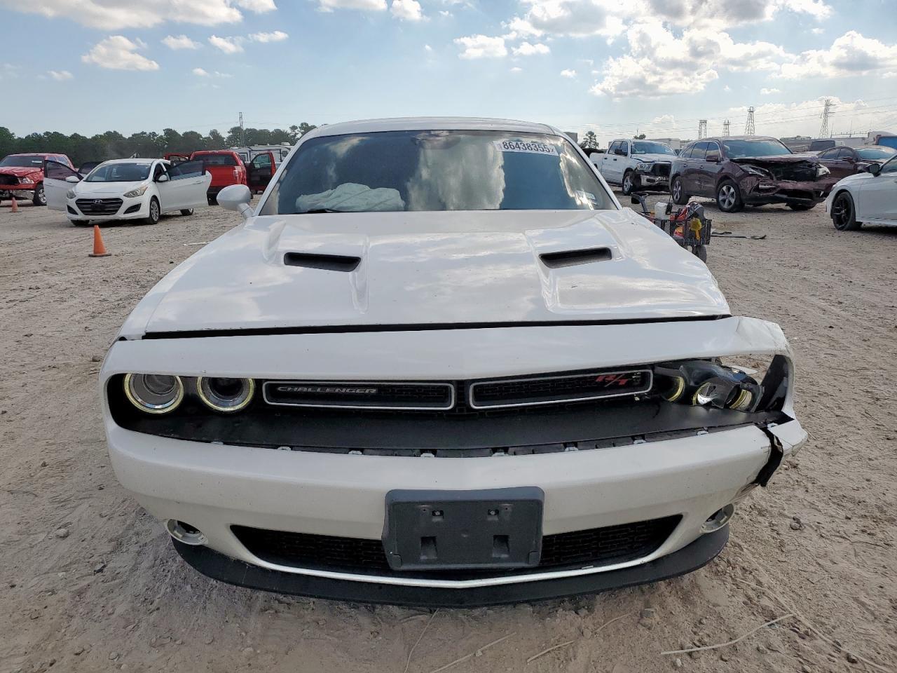 2016 Dodge Challenger R/T - Image 5