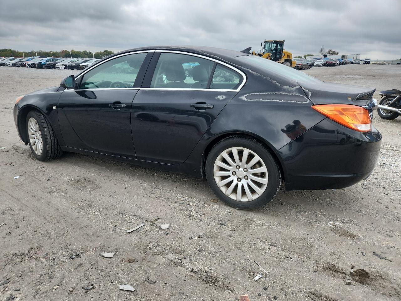 2011 Buick Regal - Image 2