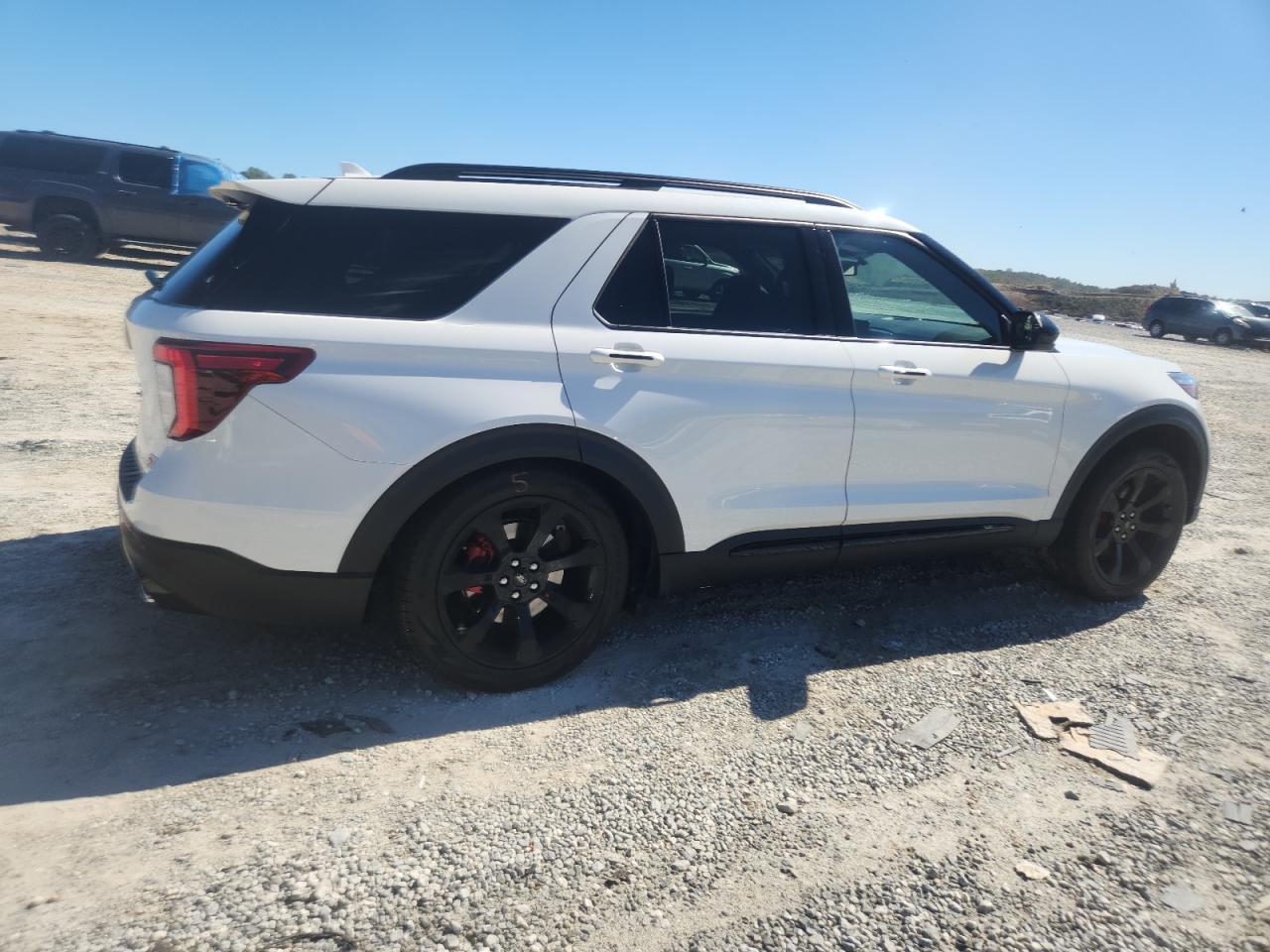 2022 Ford Explorer St - Image 3