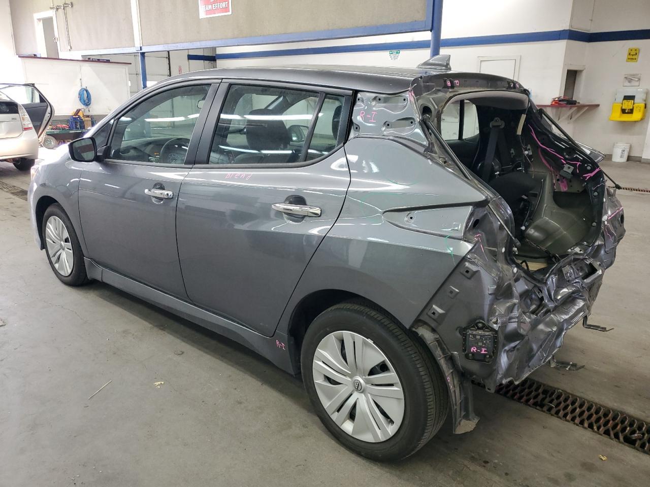 2023 Nissan Leaf S - Image 2