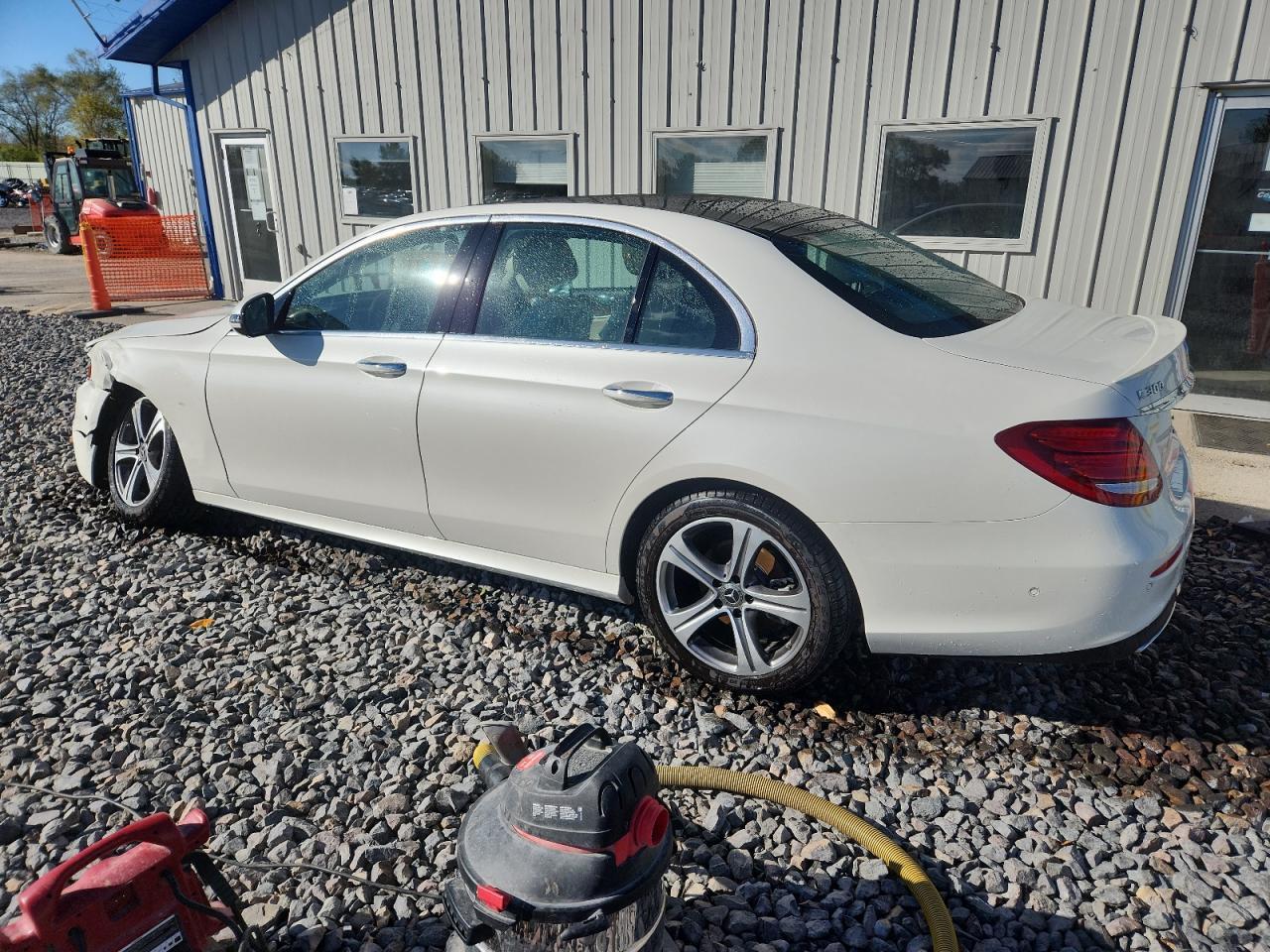 2018 Mercedes-Benz E 300 4Matic - Фото 2