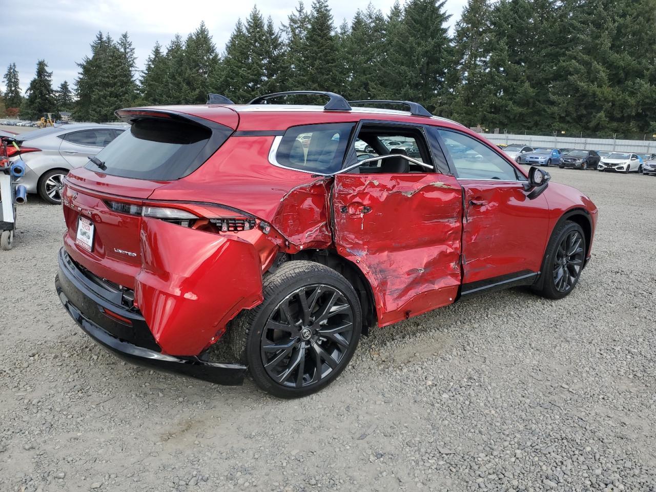 2025 Toyota Crown Signia Xle - Image 3