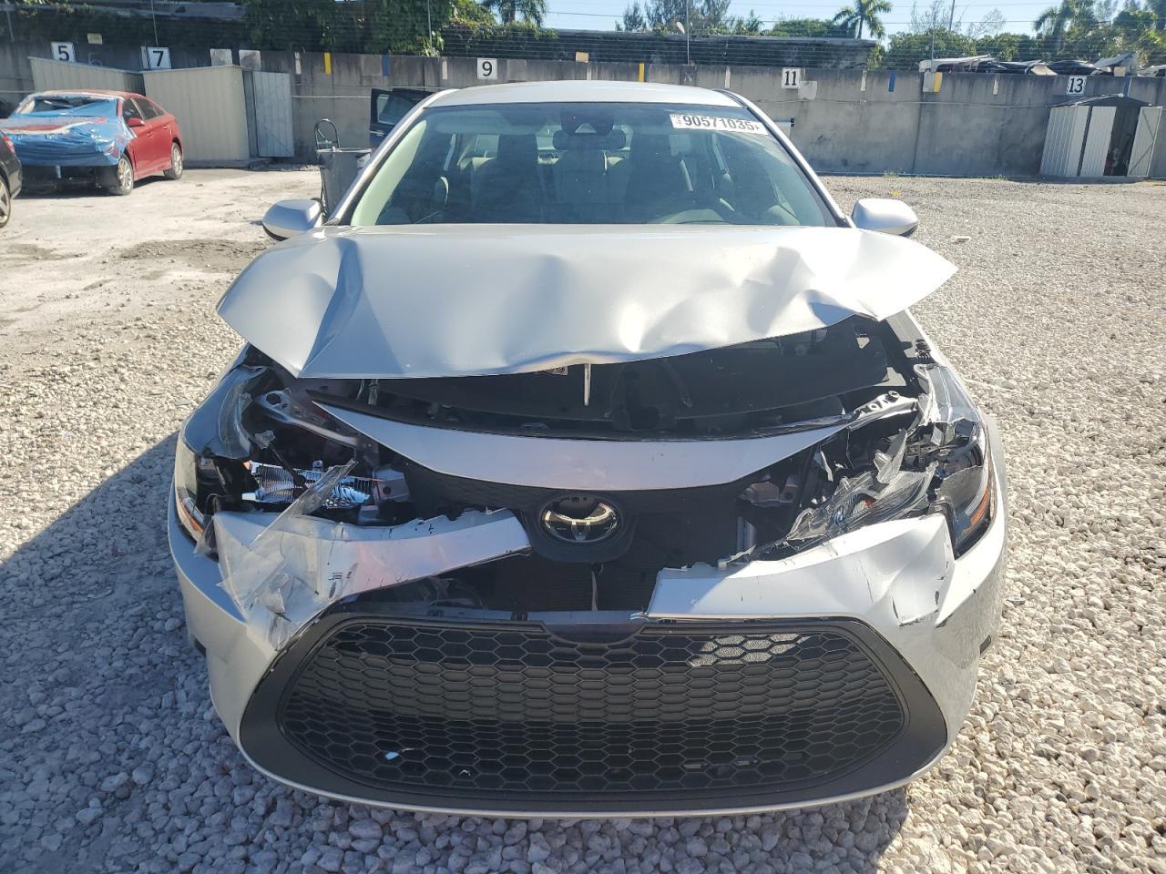 2022 Toyota Corolla Le - Image 5