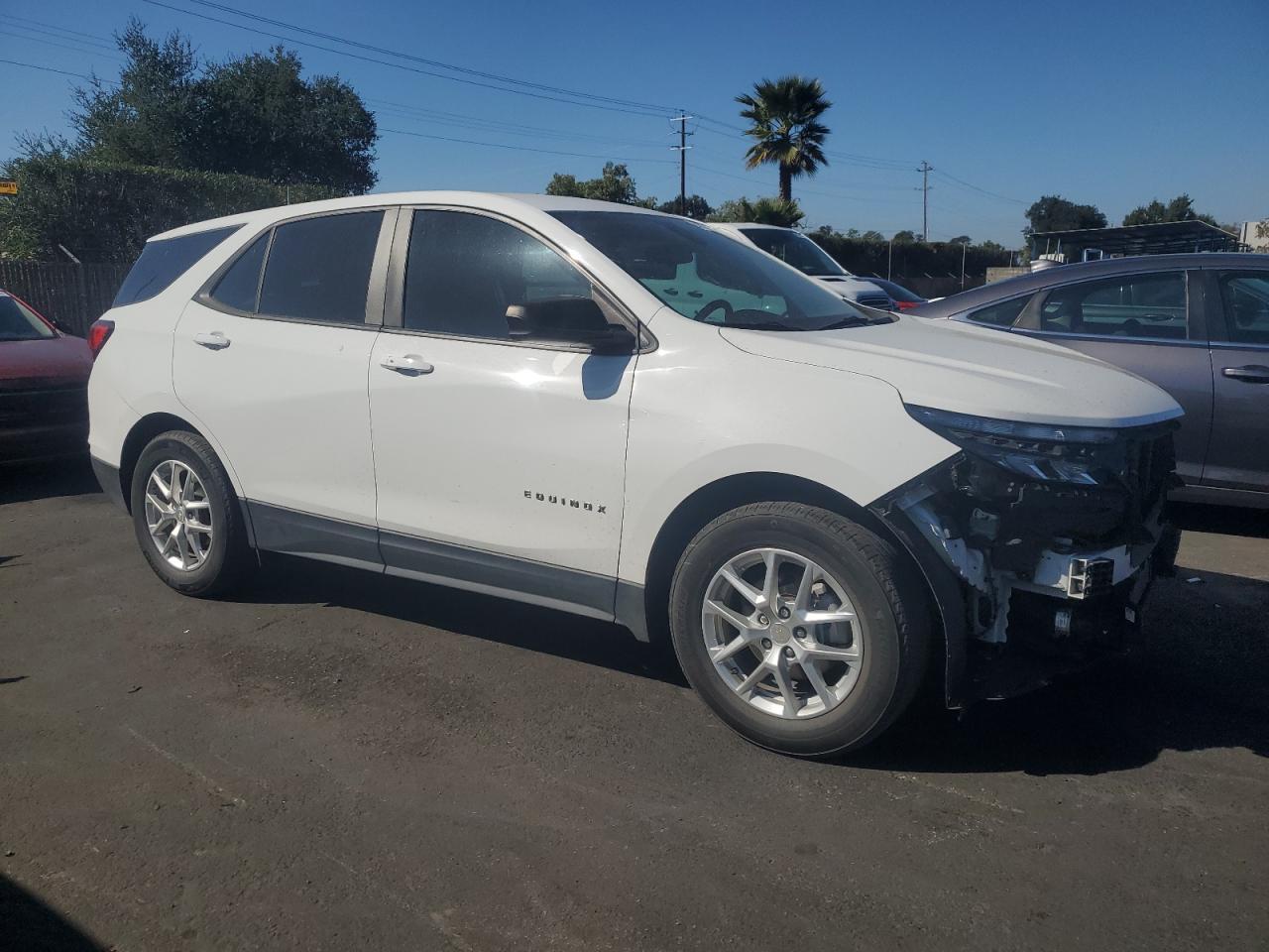 2022 Chevrolet Equinox Ls - Фото 4