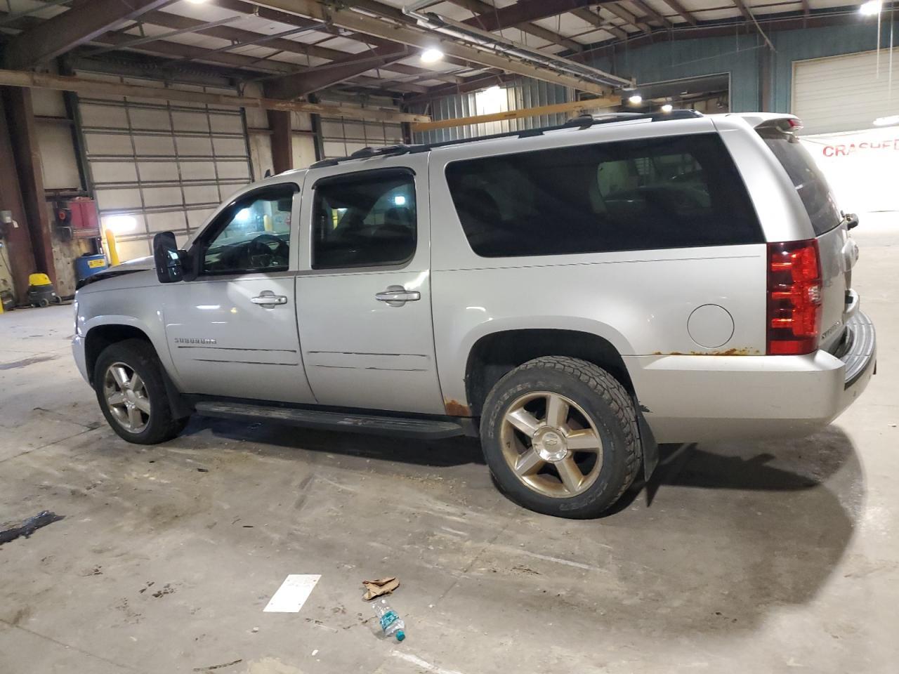 2011 Chevrolet Suburban K1500 Ls - Фото 2