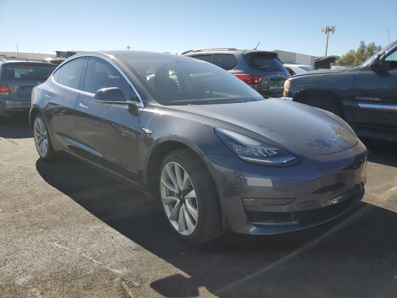 2018 Tesla Model 3 - Фото 4