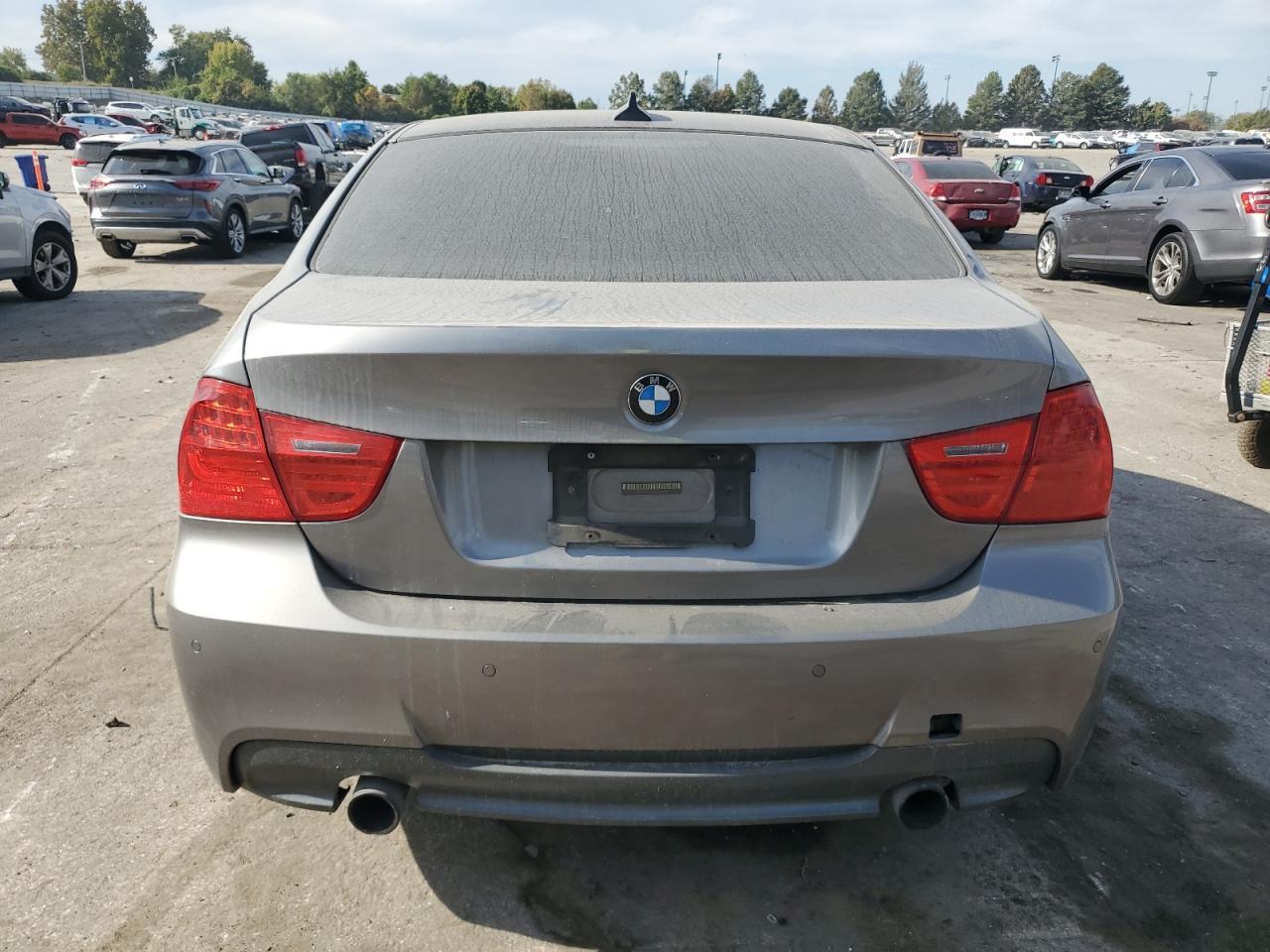 2010 BMW 335 Xi - Фото 6