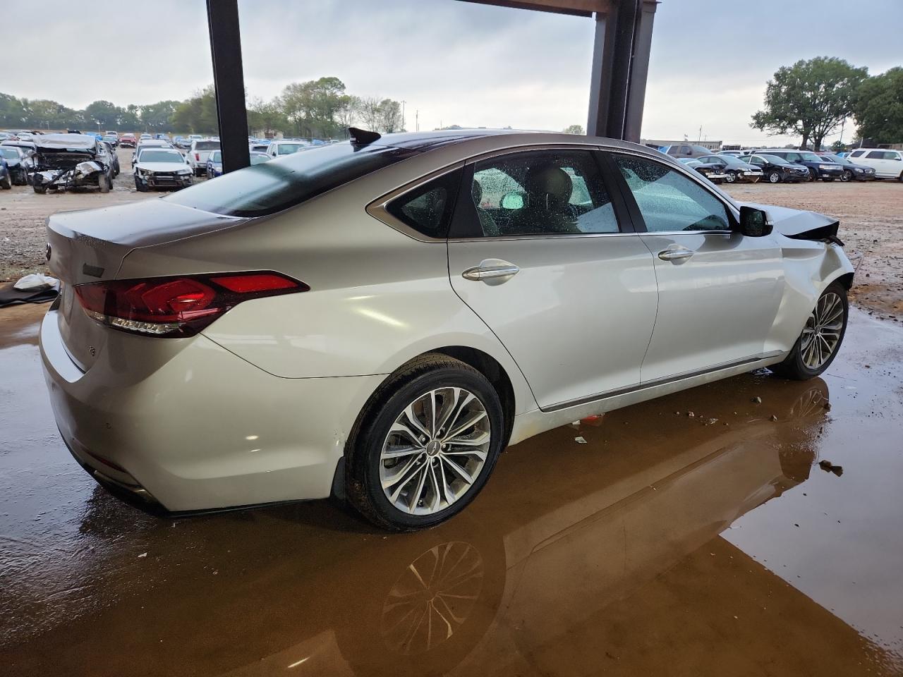 2015 Hyundai Genesis 3.8L - Image 3