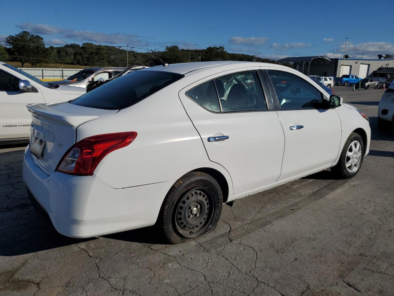 2019 Nissan Versa S - Image 3