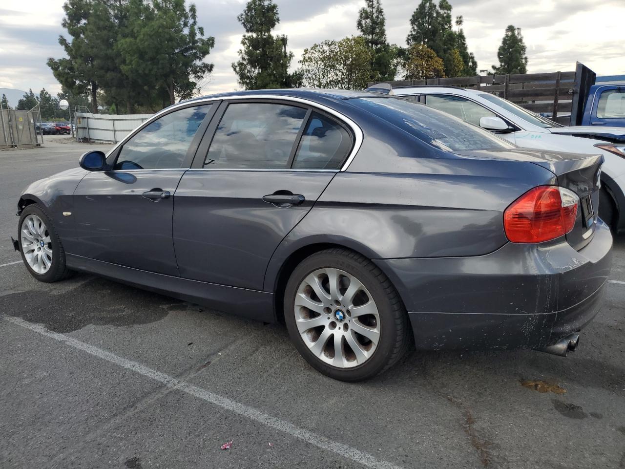 2006 BMW 330 I - Фото 2