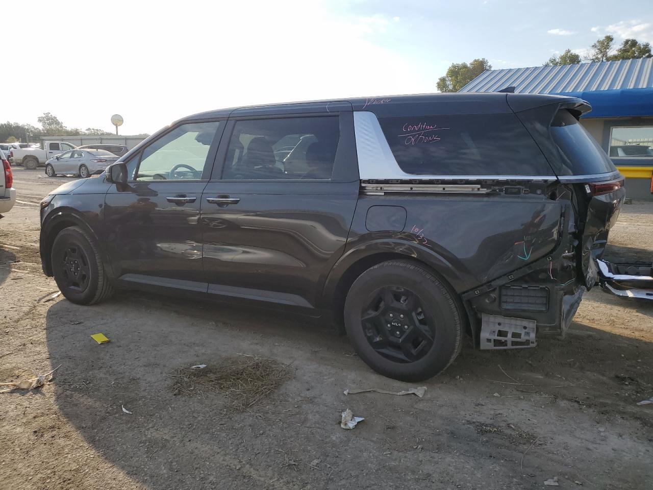 2025 Kia Carnival Lx - Image 2