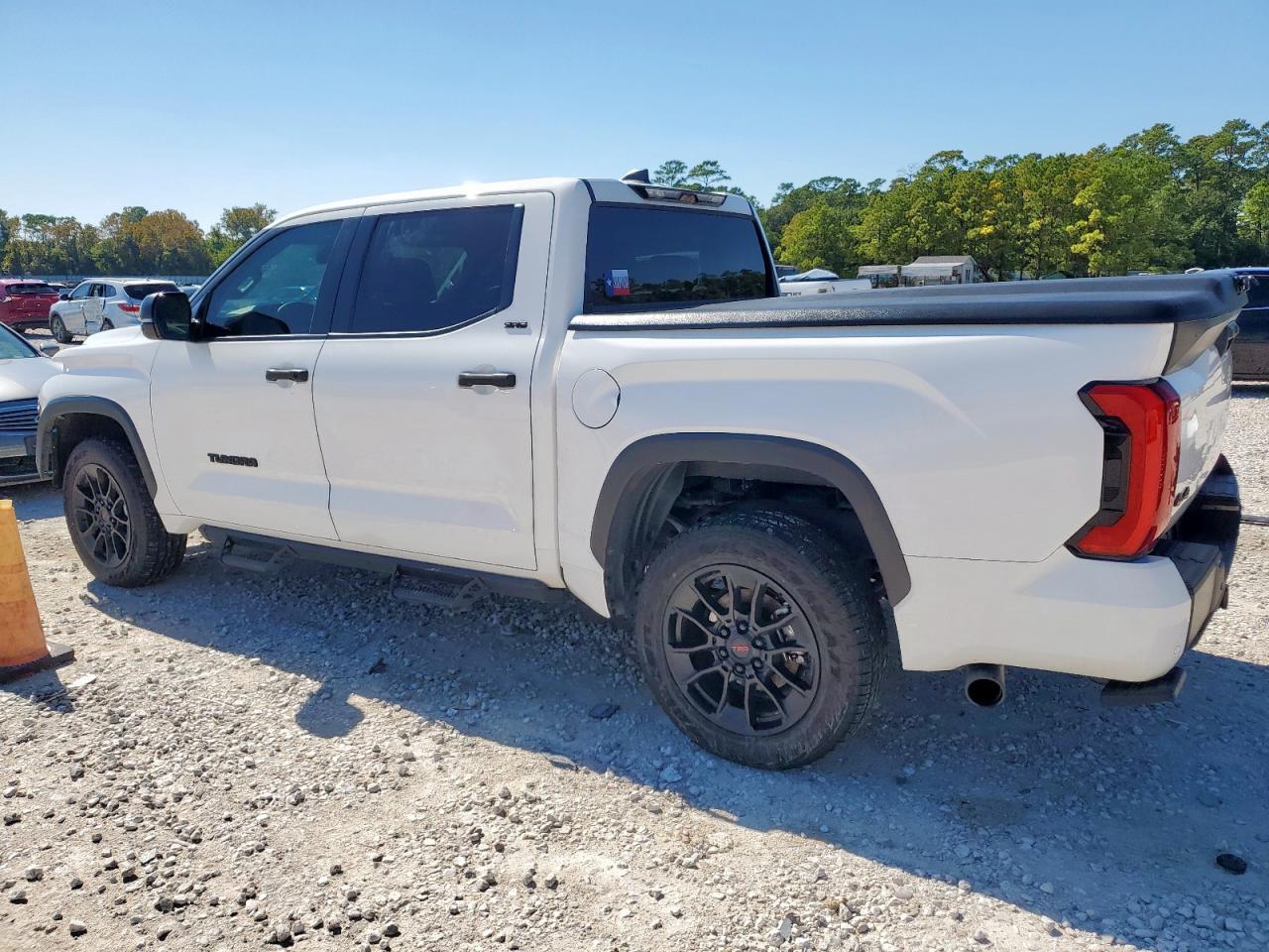 2024 Toyota Tundra Crewmax Sr - Image 2