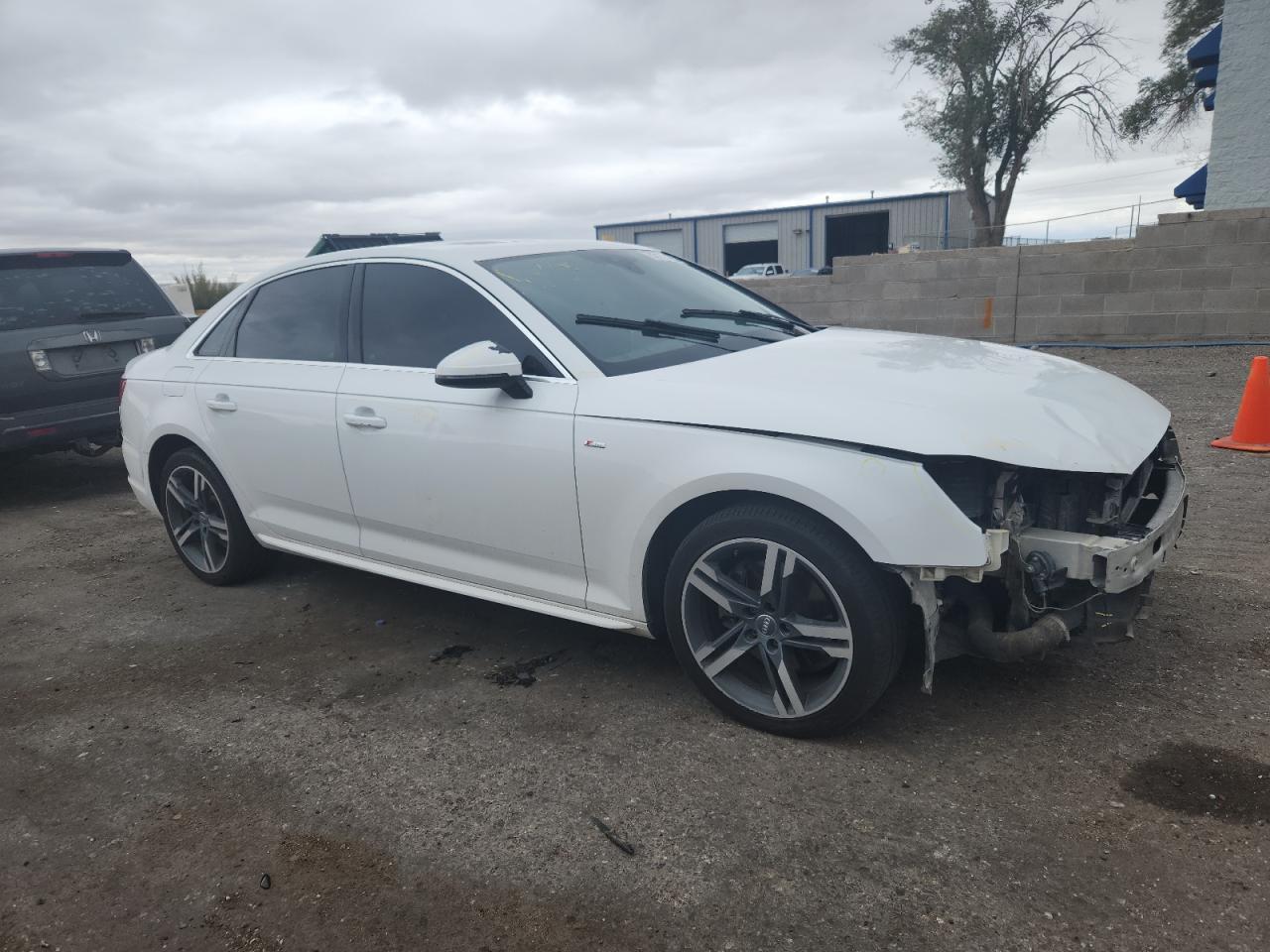 2017 Audi A4 Ultra Premium Plus - Фото 4