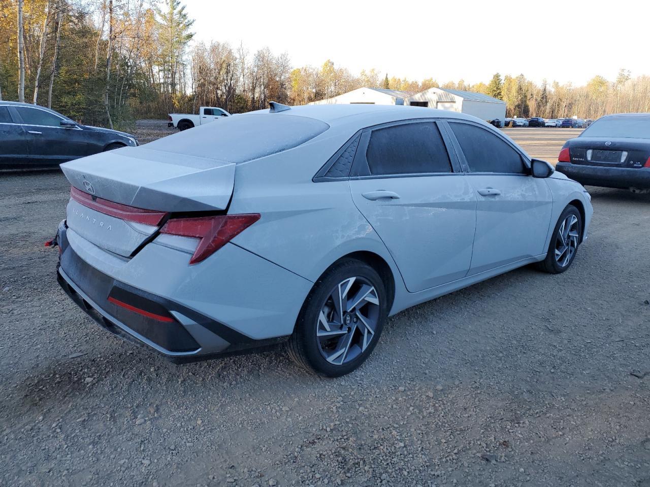 2025 Hyundai Elantra Sel Sport - Фото 3