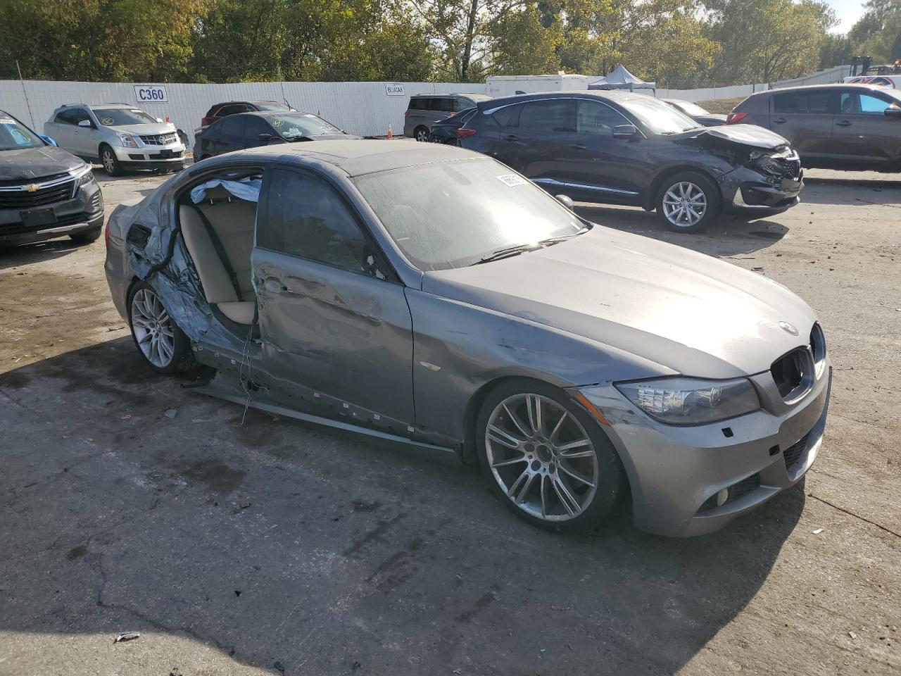 2010 BMW 335 Xi - Фото 4