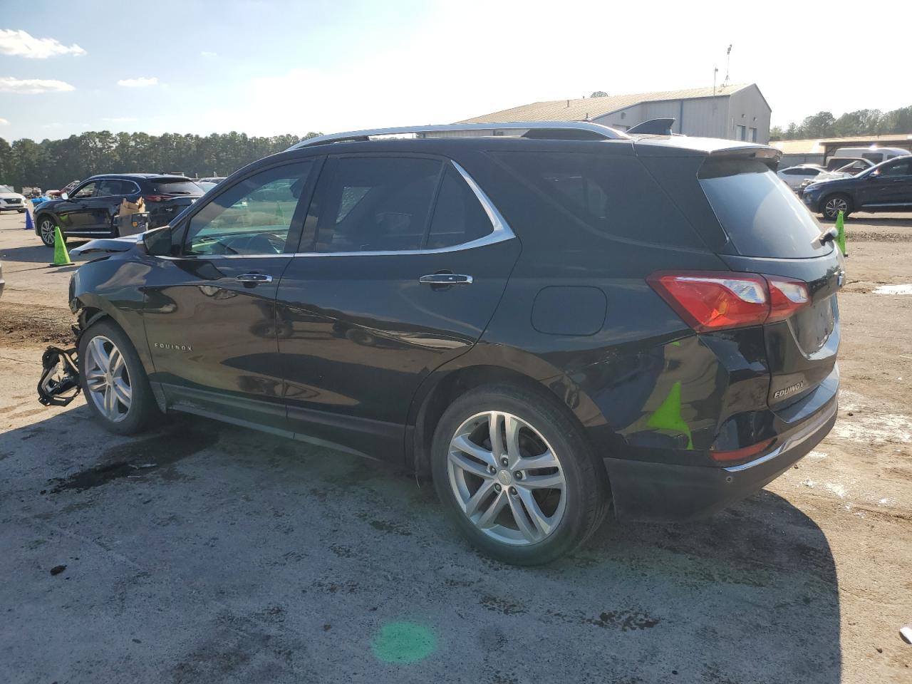 2019 Chevrolet Equinox Premier - Image 2
