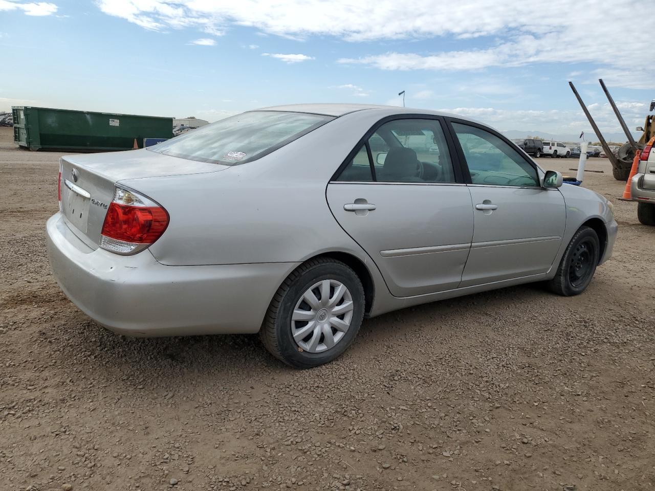 2005 Toyota Camry Le - Фото 3