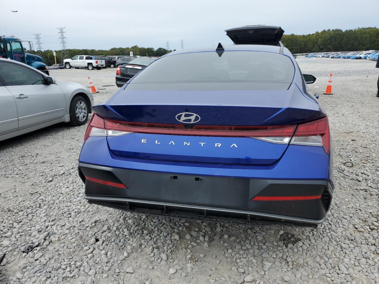 2025 Hyundai Elantra Sel - Фото 6