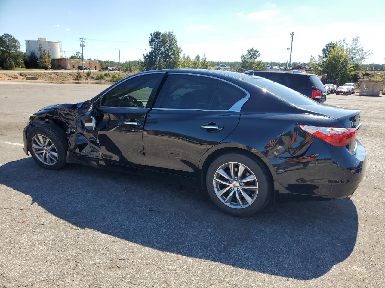 2017 Infiniti Q50 Premium - Image 2