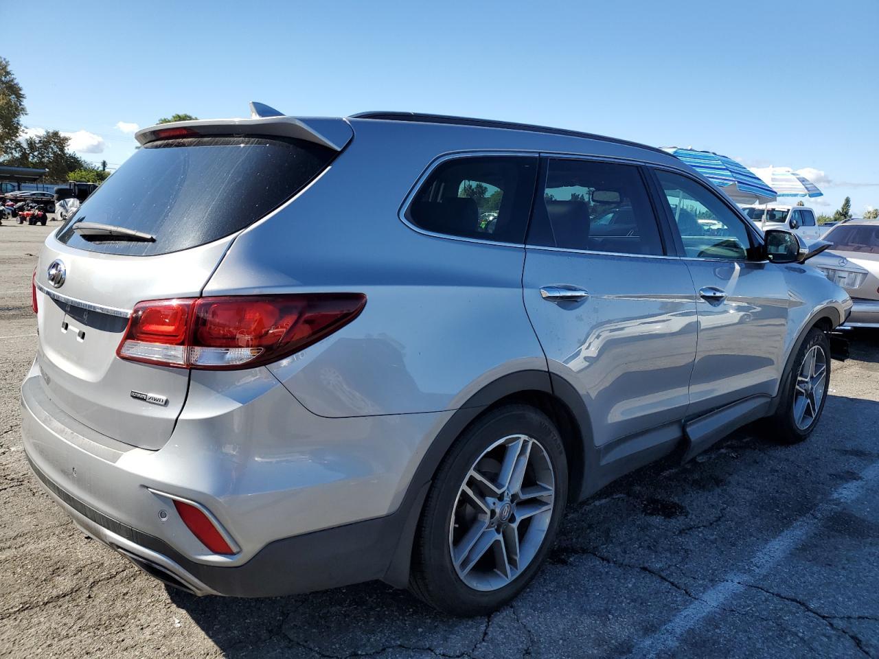 2017 Hyundai Santa Fe Se Ultimate - Image 3