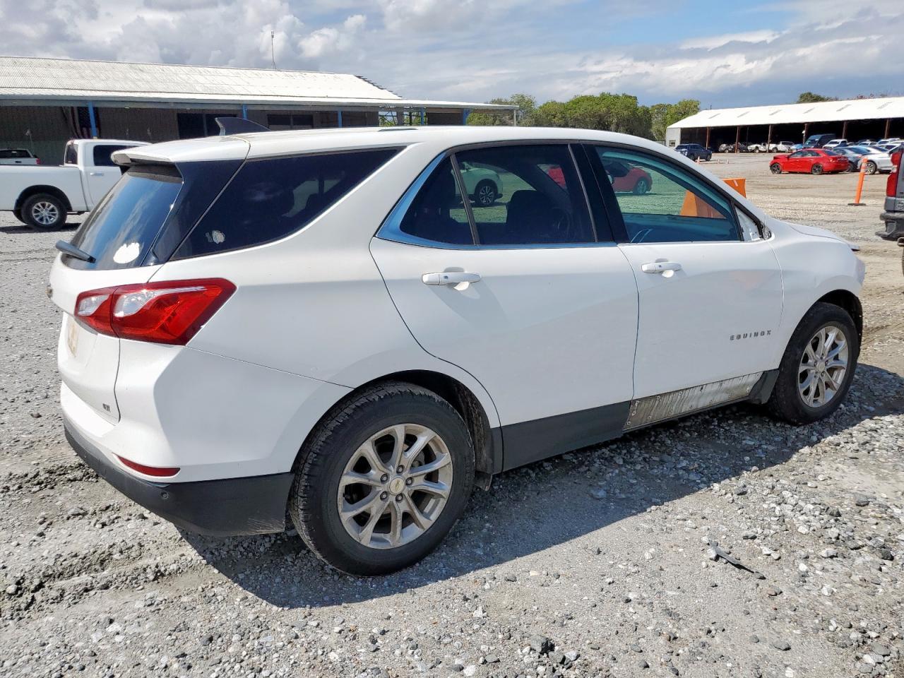 2019 Chevrolet Equinox Lt - Image 3