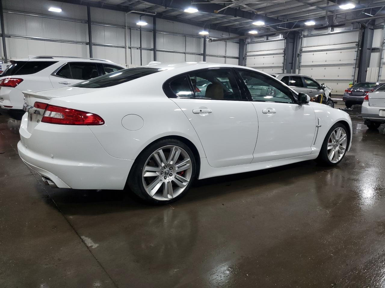 2011 Jaguar Xf R - Фото 3