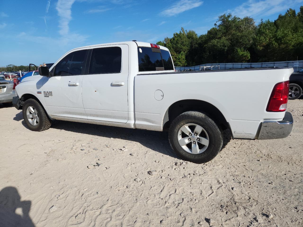 2019 Ram 1500 Classic Slt - Фото 2