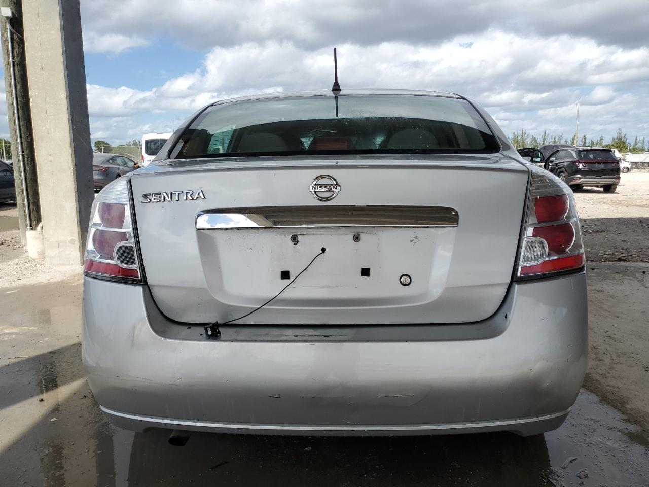 2010 Nissan Sentra 2.0 - Фото 6