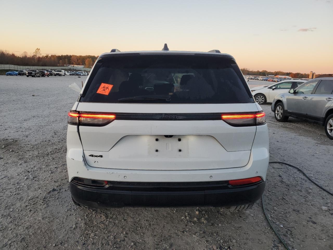 2023 Jeep Grand Cherokee Laredo - Image 6