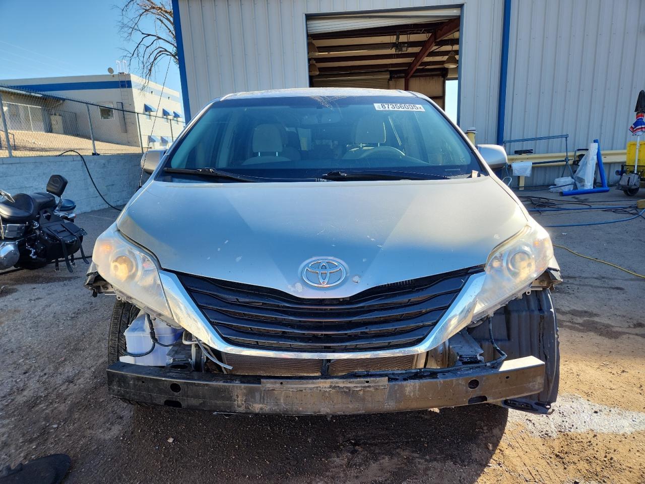 2014 Toyota Sienna Le - Image 5