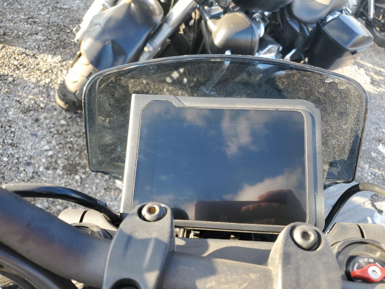 2024 Husqvarna Svartpilen - Фото 7