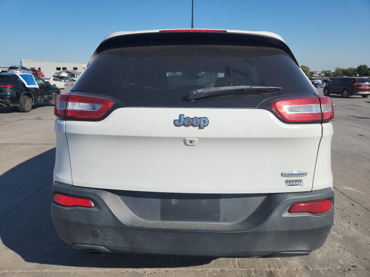 2016 Jeep Cherokee Latitude - Image 6
