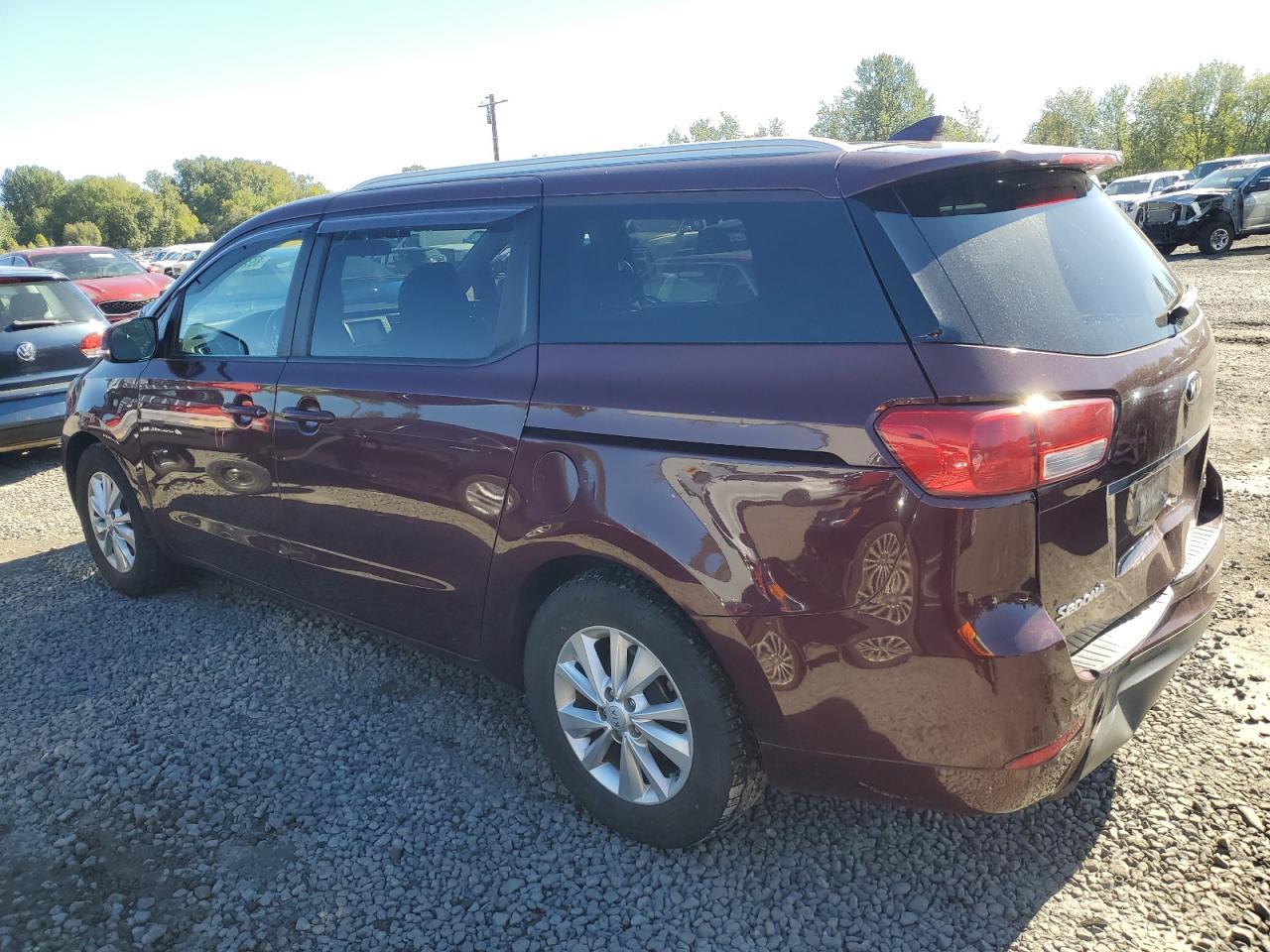2018 Kia Sedona Lx - Image 2