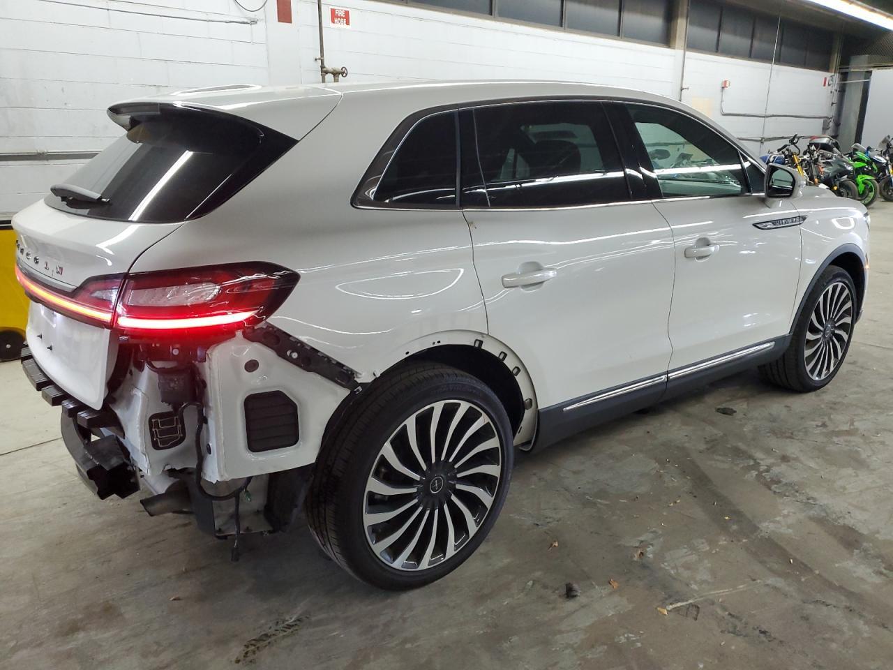 2023 Lincoln Nautilus Black Label - Фото 3