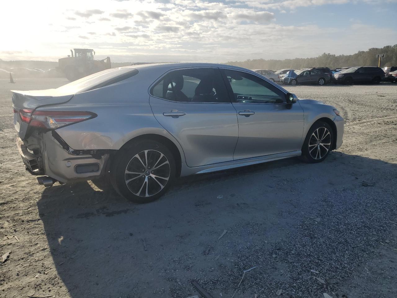 2018 Toyota Camry L - Image 3