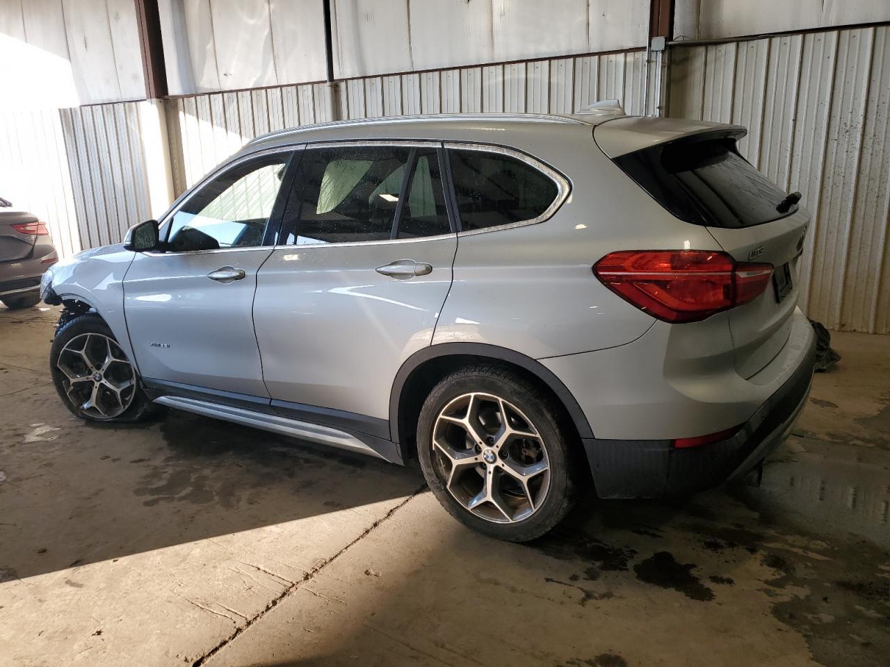 2017 BMW X1 xDrive28I - Фото 2