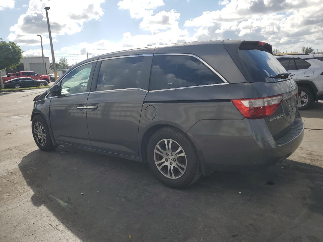 2012 Honda Odyssey Exl - Image 2